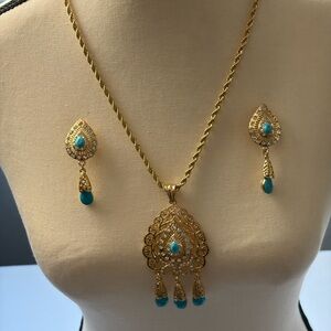 Elegant Gold and Blue Jewelry Set